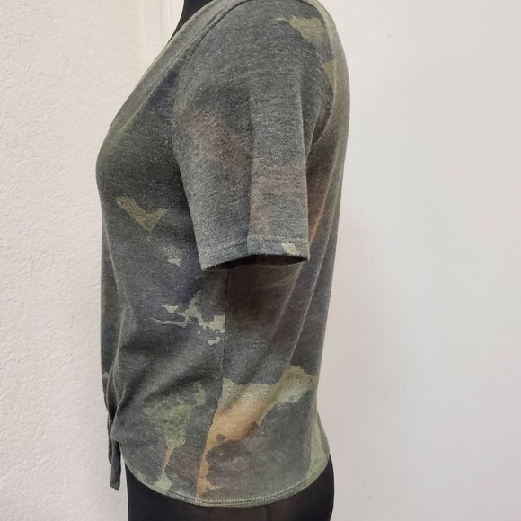 Alternative Short Sleeve V-Neck Front Tie Camo Top Size L - Picture 6 of 7